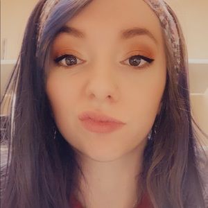 Meet your Posher, Delia